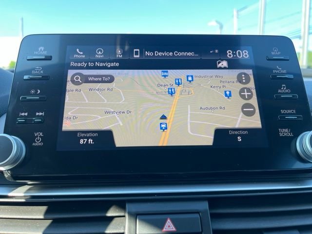 Used 2018 Lunar Silver Metallic Honda Touring image 16