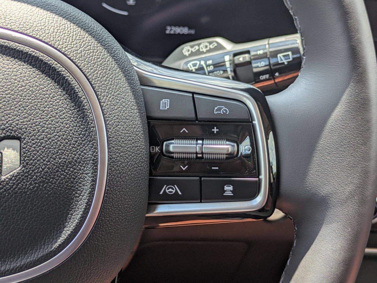 Used 2025 Aurora Black Pearl Kia SX Prestige image 18