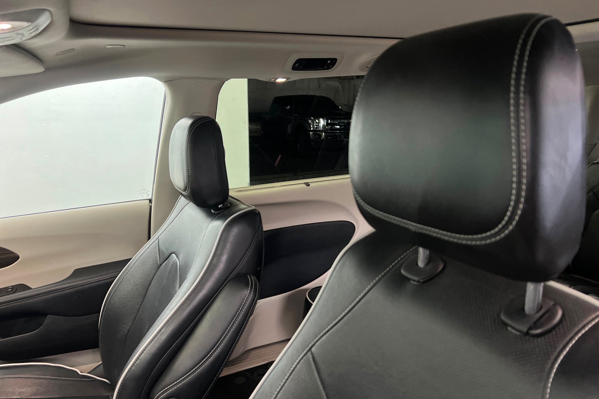 2023 Chrysler Pacifica Limited - Photo 16