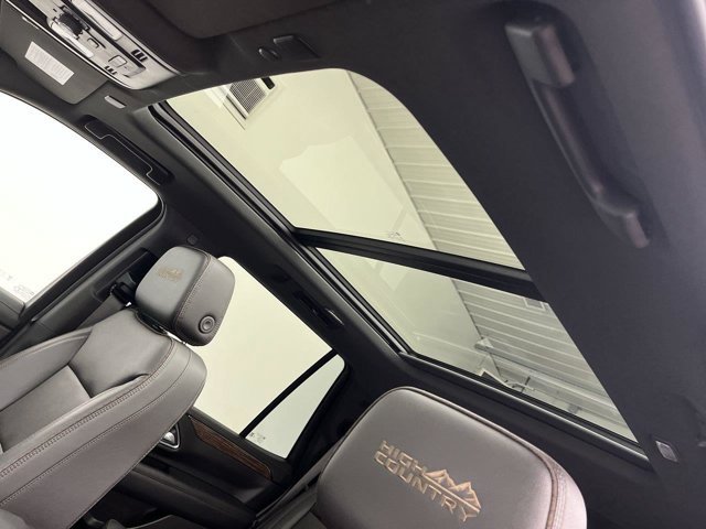 Used 2021 Black Chevrolet High Country image 7