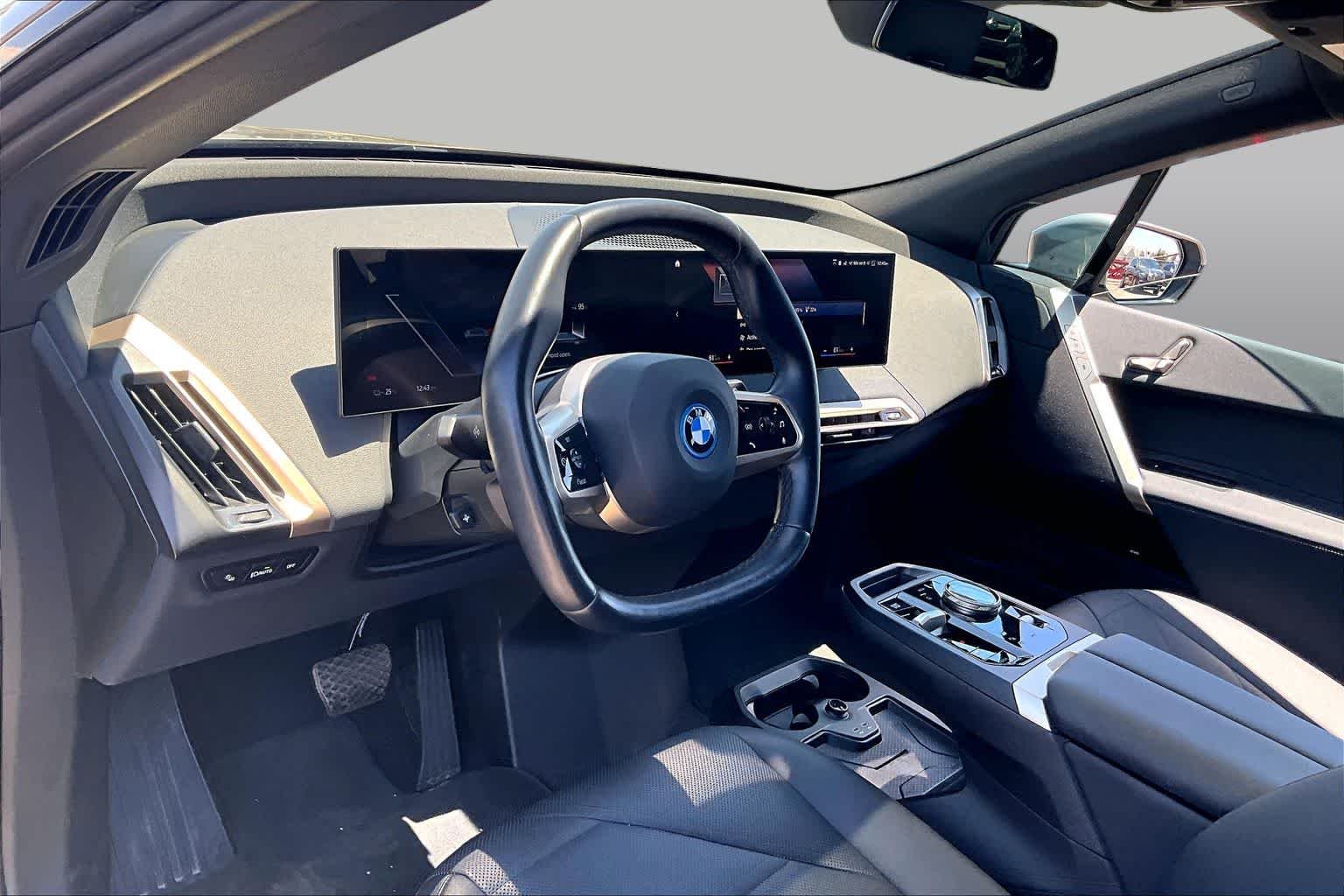 Certified Used 2023 Oxide Grey Metallic BMW xDrive50 image 15