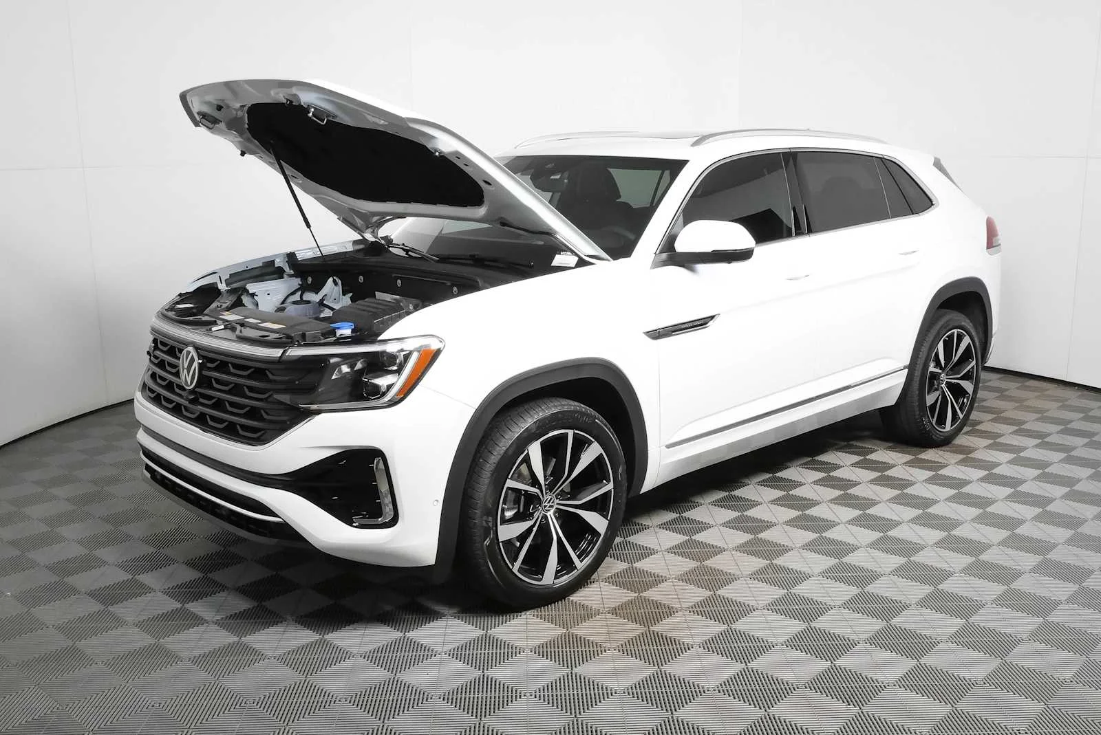 New 2026 Opal White Pearl Volkswagen 2.0T SEL Premium R-Line image 37
