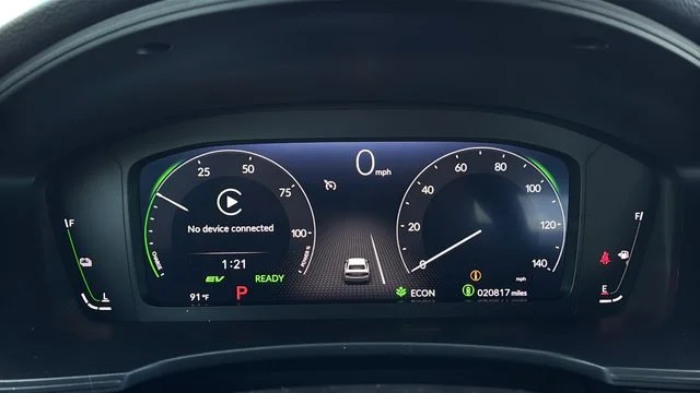 Used 2025  Honda Sport image 13
