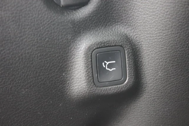 Used 2023 Silver Jeep Limited image 32