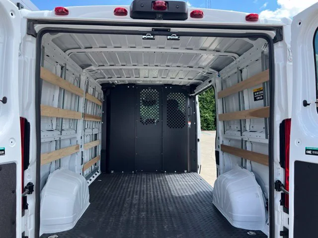 Used 2025 White Ram Base image 32
