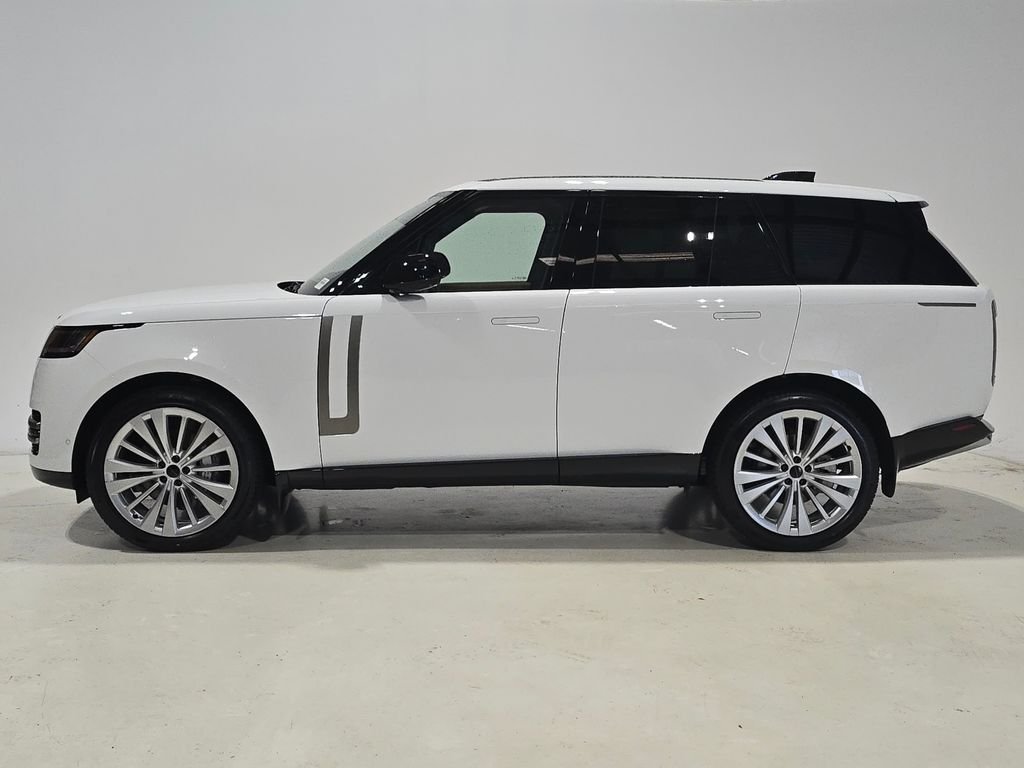 New 2026 Fuji White Land Rover SE image 3