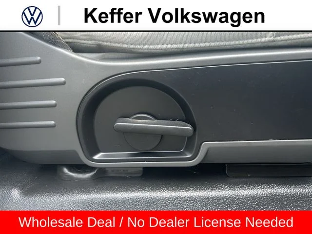 Used 2007  Ford XL image 25