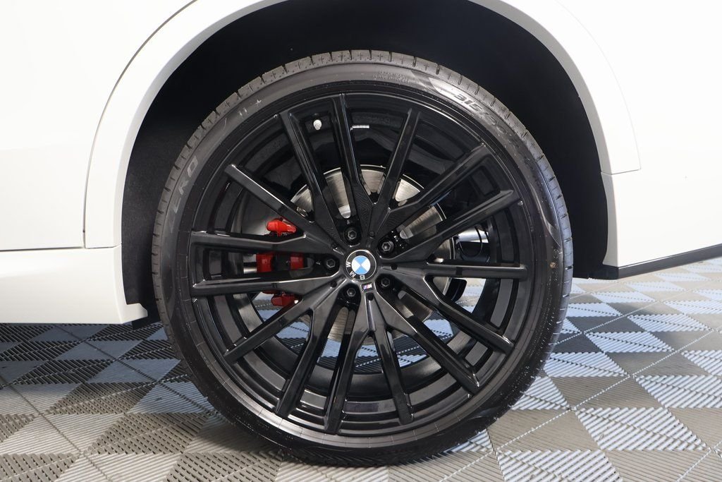 New 2026 Alpine White BMW xDrive40i image 10