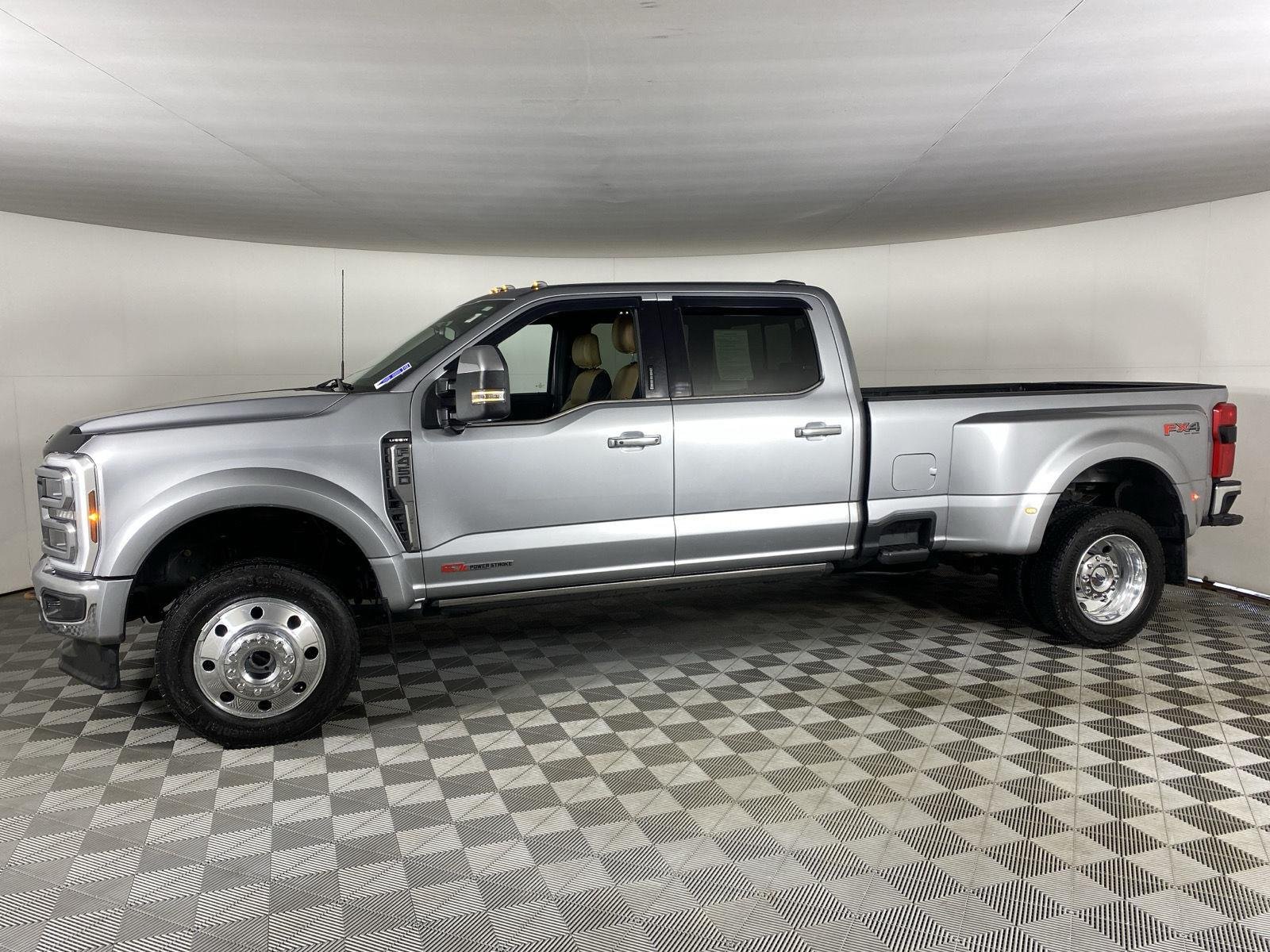 Used 2024 Iconic Silver Ford LARIAT image 4