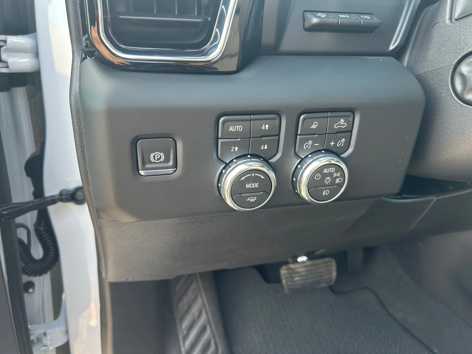 New 2026 Glacier White Tricoat GMC Denali image 16