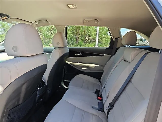 Used 2020 Snow White Pearl KIA 2.4L LX All-wheel Drive image 9