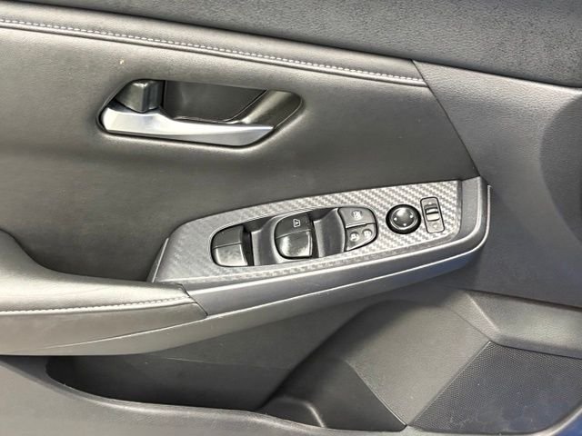 Used 2024 Blue Nissan SV image 11