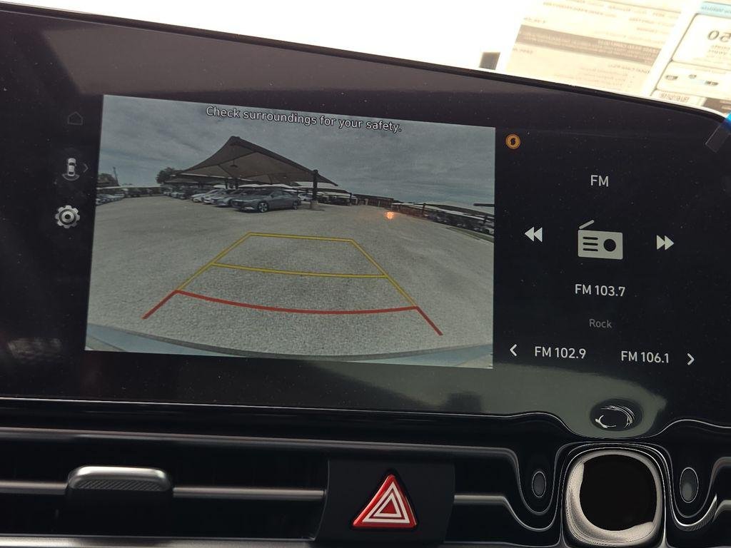 2025 Hyundai Elantra Limited - Photo 19