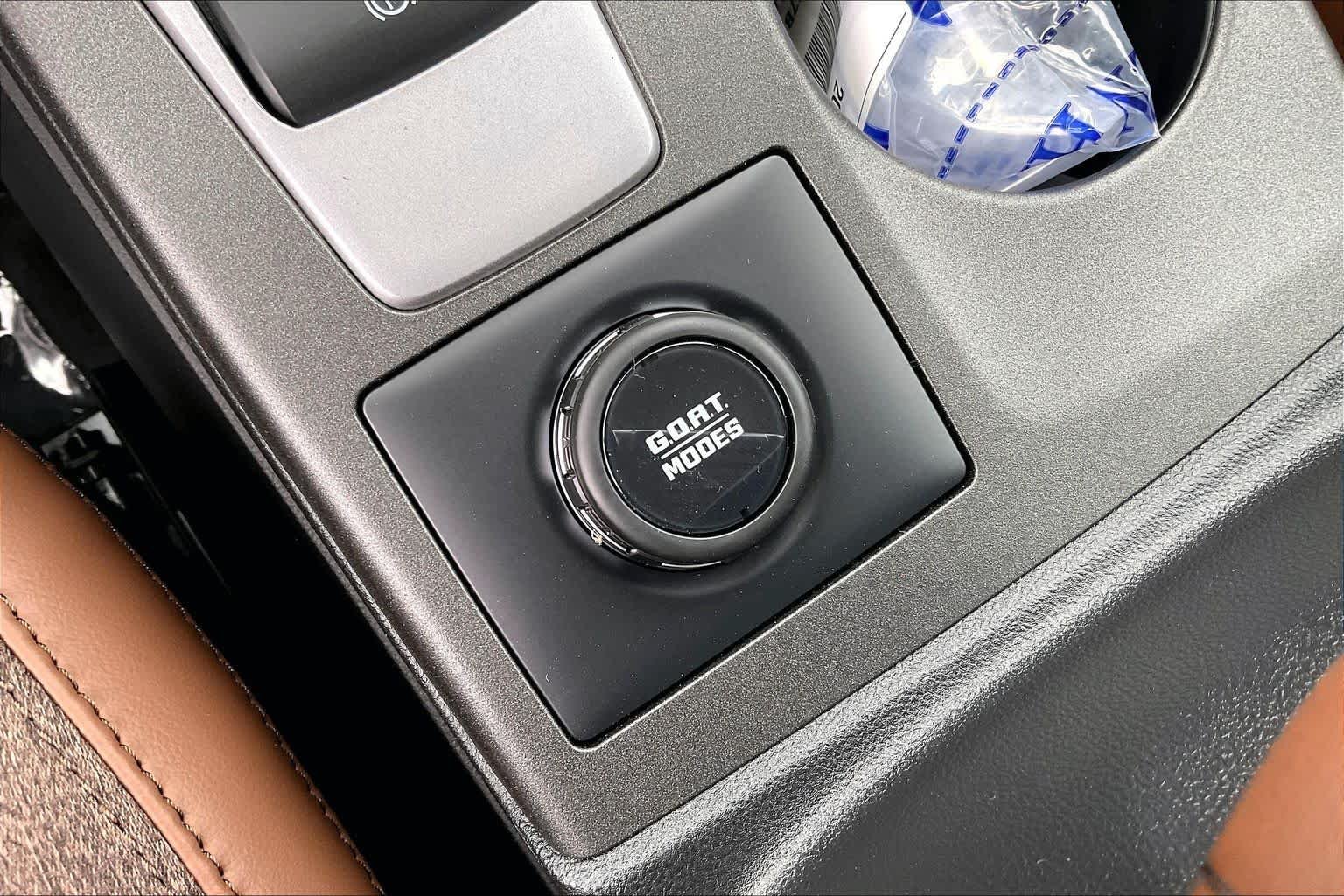 New 2026 Space White Metallic Ford Outer Banks® image 15