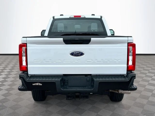 New 2026 Oxford White Ford XL image 5