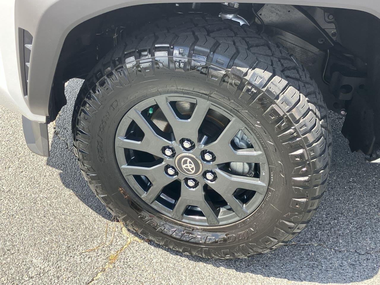 Used 2025 White (Ice Cap) Toyota SR5 image 9