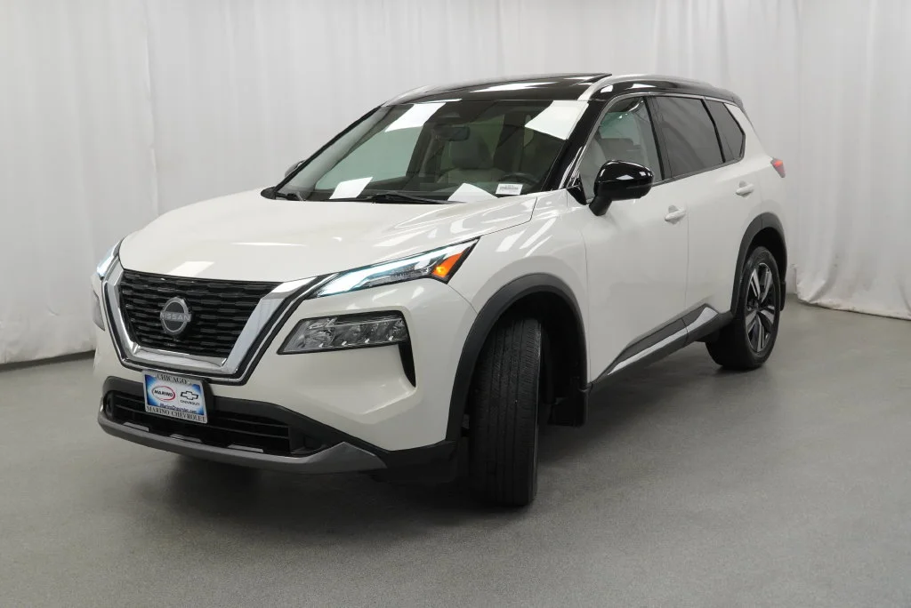Used 2023 Pearl White Trico Nissan SL image 18
