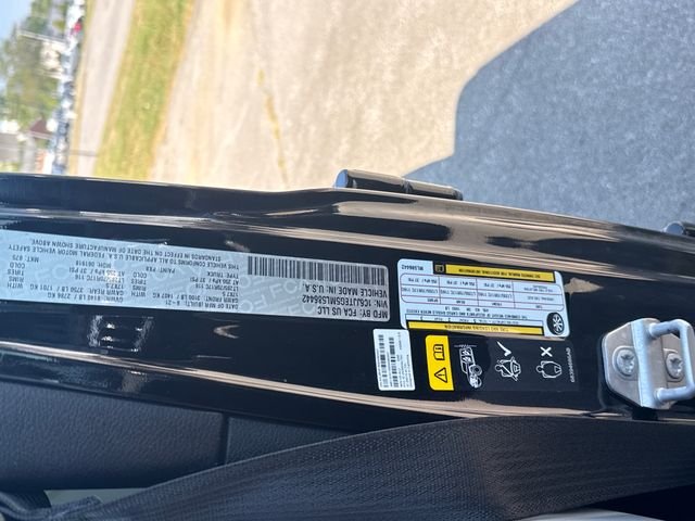 Used 2021 Black Jeep Mojave image 21
