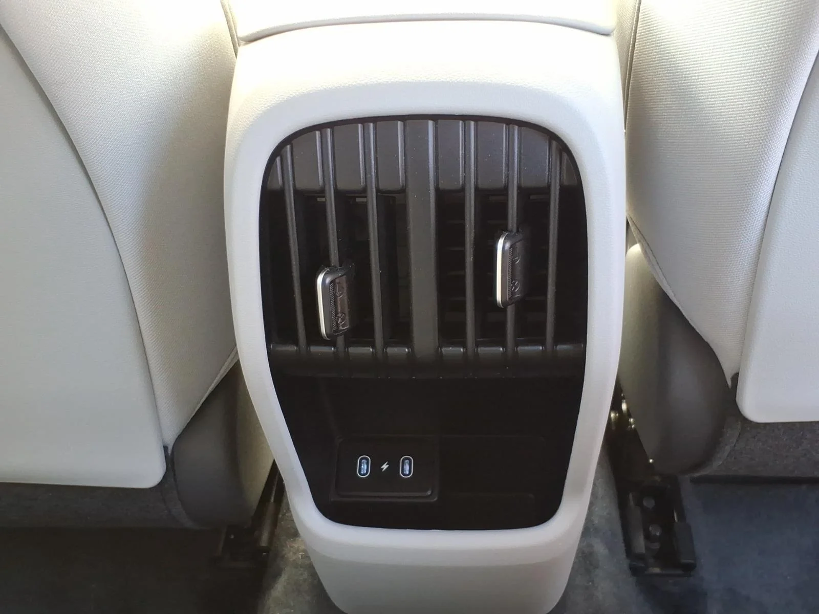 Used 2025 Abyss Black Pearl Hyundai SEL image 27