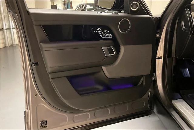 Used 2022 Gray Land Rover Westminster image 25