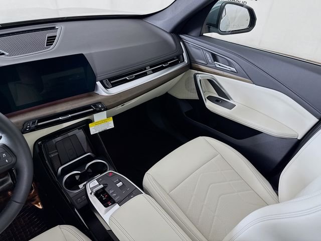 New 2026 Green Metallic BMW xDrive28i image 23