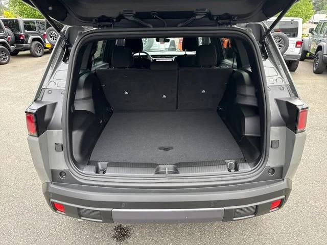 New 2026 Sting-Gray Clear-Coat Exterior Paint Jeep Laredo image 12