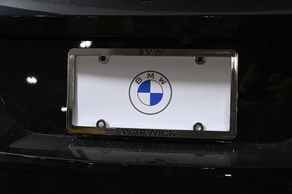 New 2026 Black Sapphire Metallic BMW sDrive30i image 22