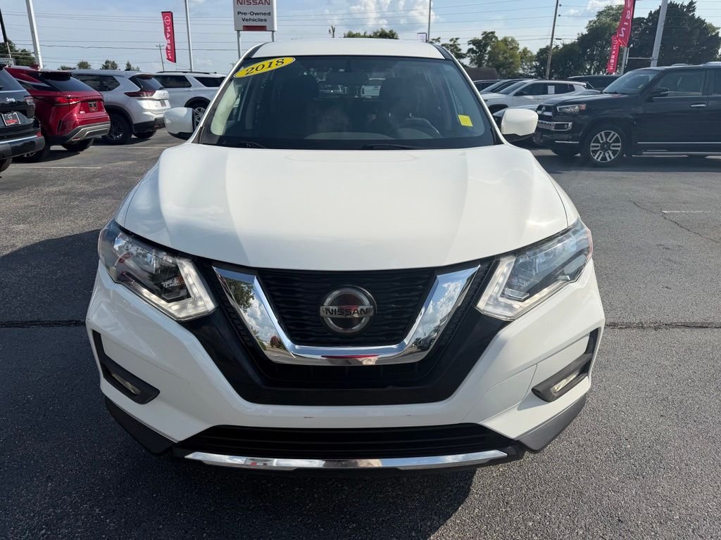 Used 2018 White Nissan S image 35