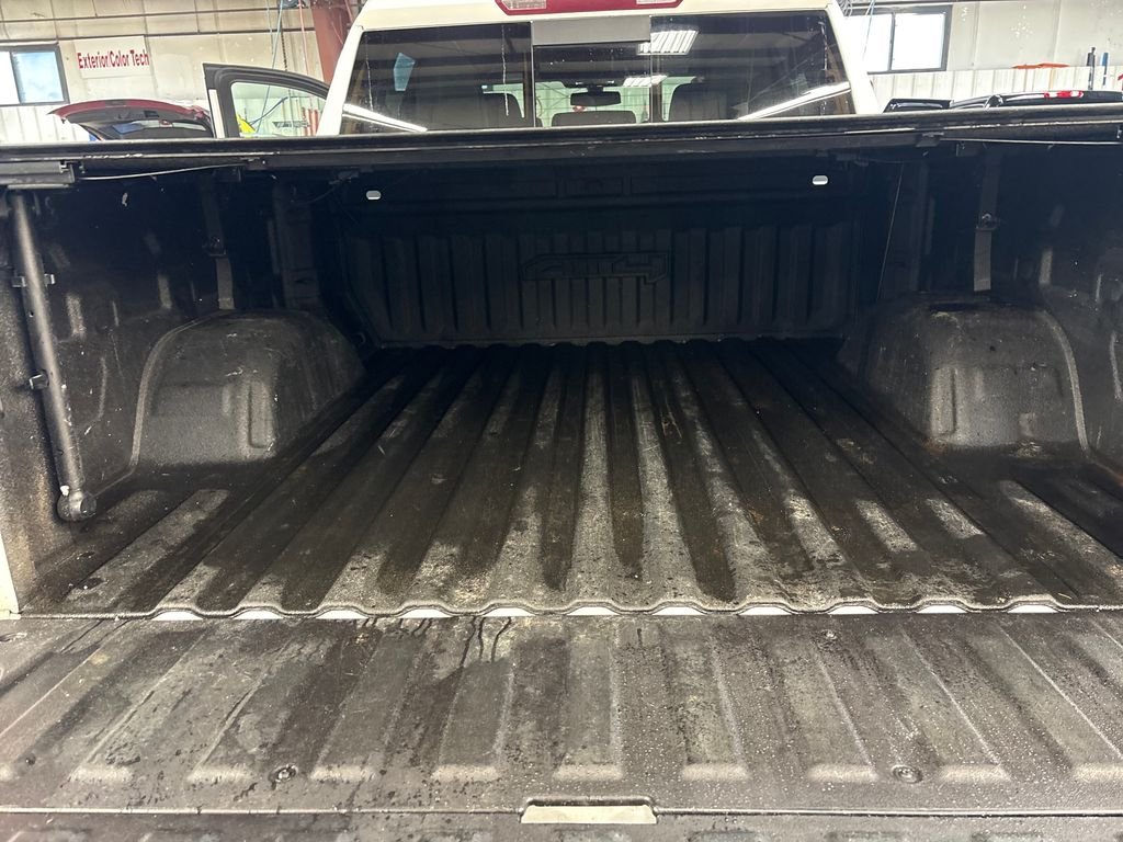 Used 2020 White GMC AT4 image 28