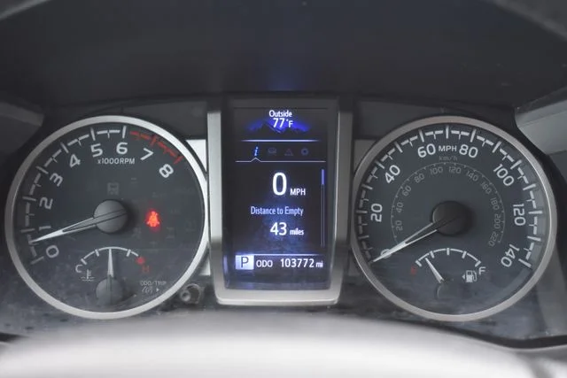 Used 2021 Green Toyota SR5 image 21