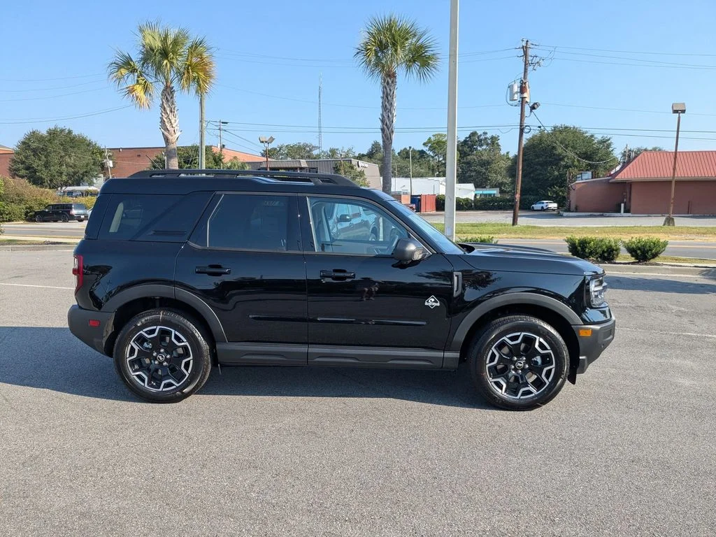 New 2025 Shadow Black Ford Outer Banks image 3