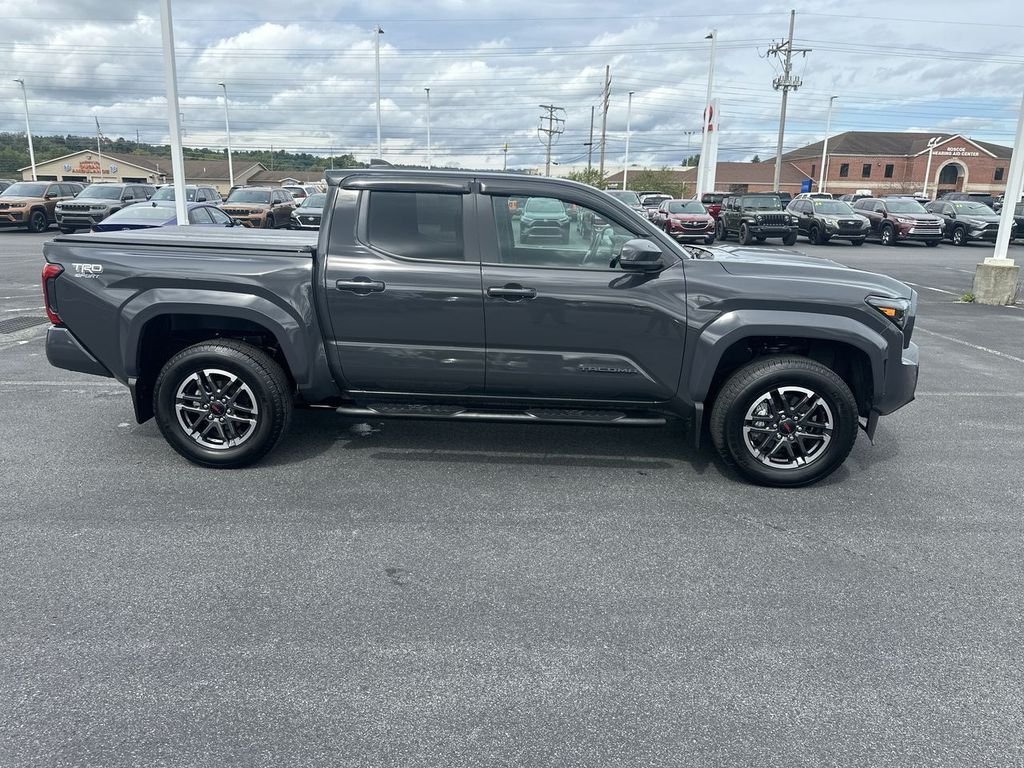 2025 Toyota Tacoma TRD Sport - Photo 9