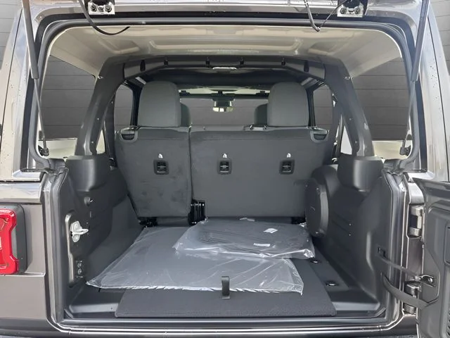New 2026 Granite Crystal Metallic Clear-Coat Exterior Paint Jeep 85th Anniversary Edition image 19