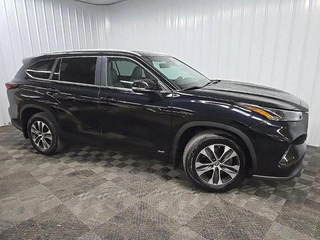 2024 Toyota Highlander Hybrid XLE