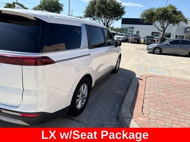 Used 2023 White Kia LX Seat Package image 9