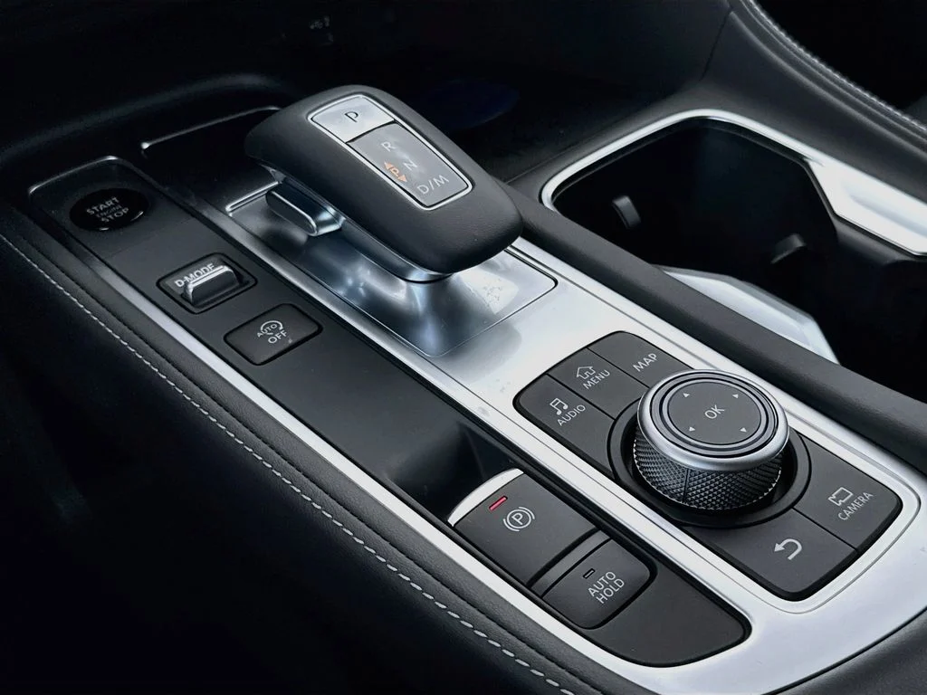 New 2027 Gray INFINITI LUXE image 17