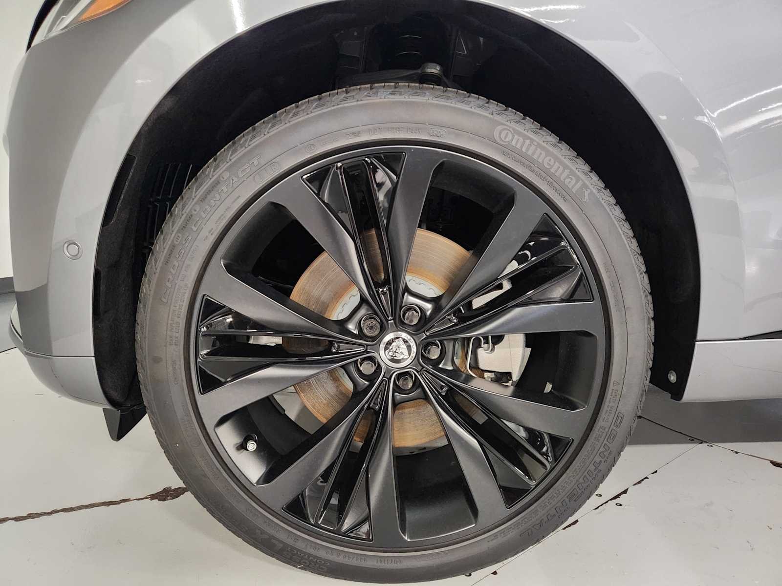 New 2026 Eiger Grey Jaguar R-Dynamic S image 8