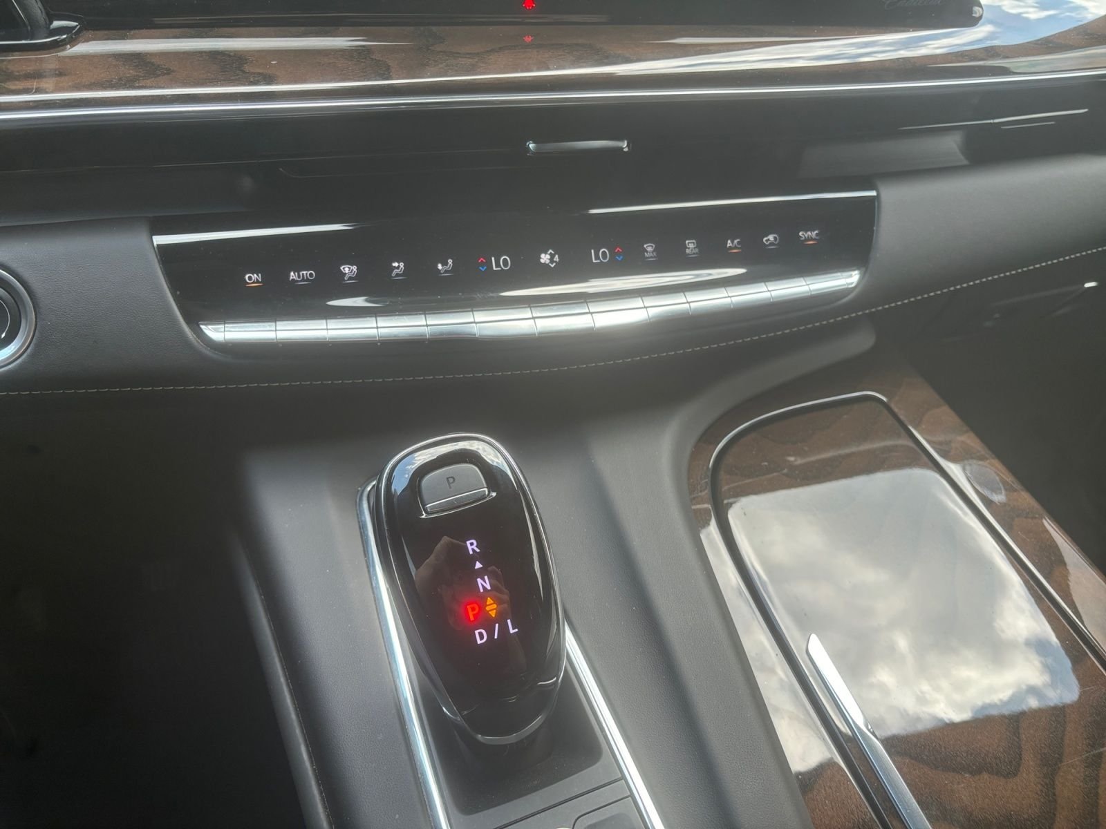 Used 2024 Gray Cadillac Sport Platinum image 27