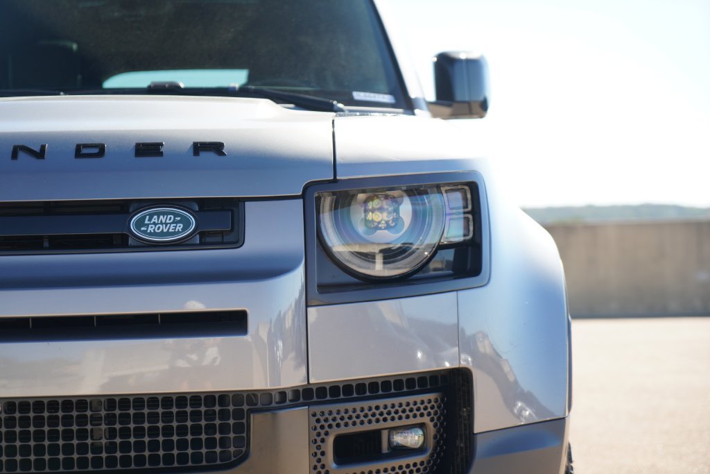 Used 2023  Land Rover S image 5