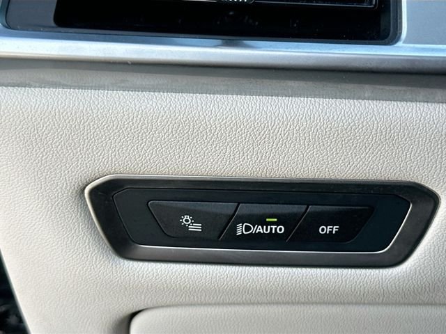 Used 2024 Black BMW xDrive40i image 10