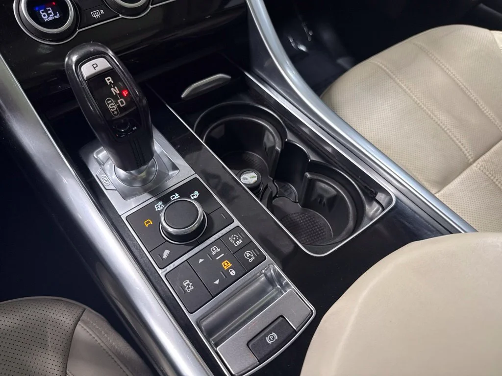 Used 2017 Blue Land Rover 3.0L V6 Supercharged HSE image 24