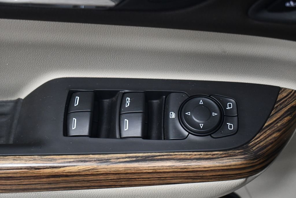 Used 2019 Pepperdust Metallic GMC Denali image 17
