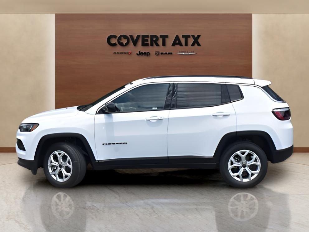 Used 2025 White Jeep Latitude image 2
