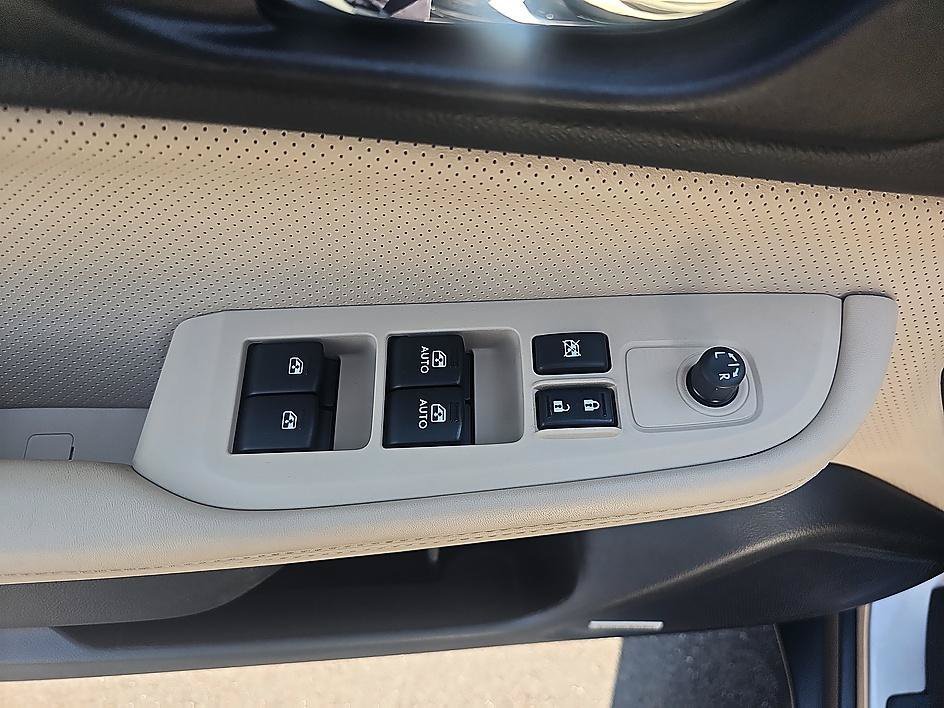 Used 2017 Tungsten Metallic Subaru Limited image 13