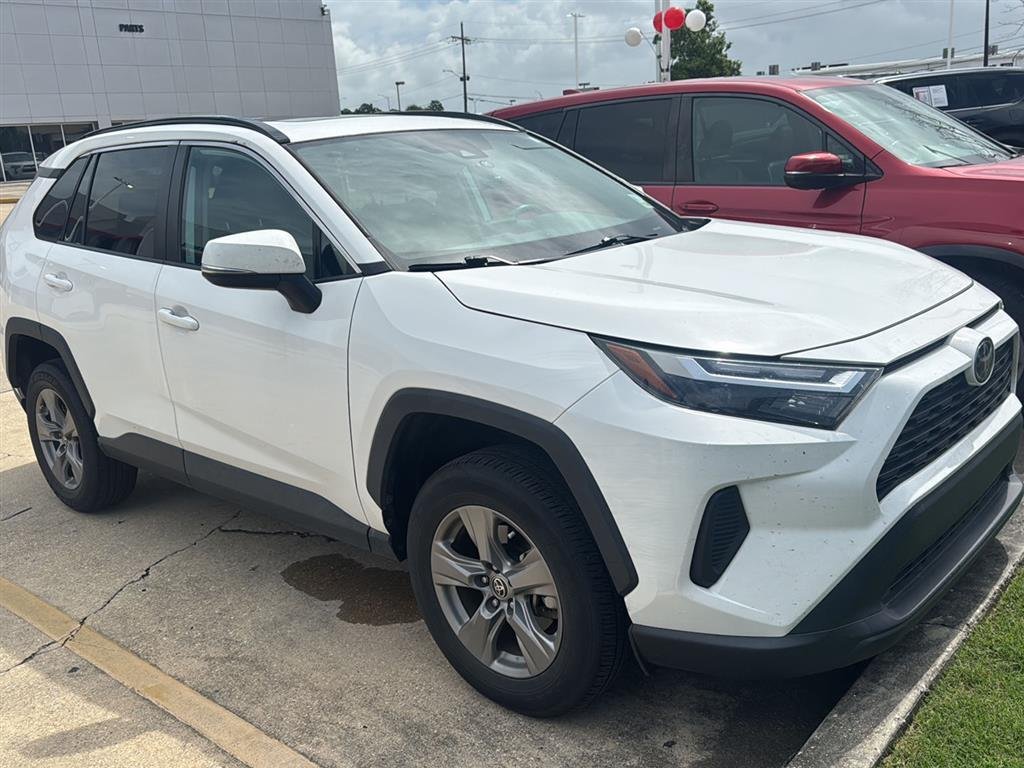Used 2022 White Toyota XLE image 2