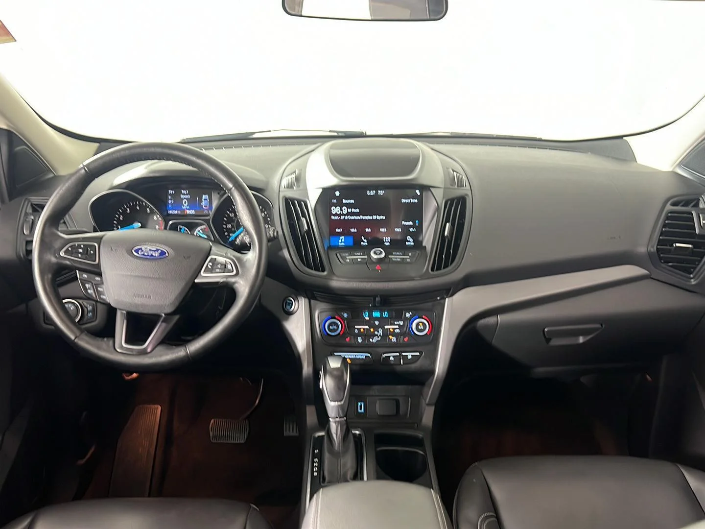 Used 2019 Oxford White Ford SEL image 20