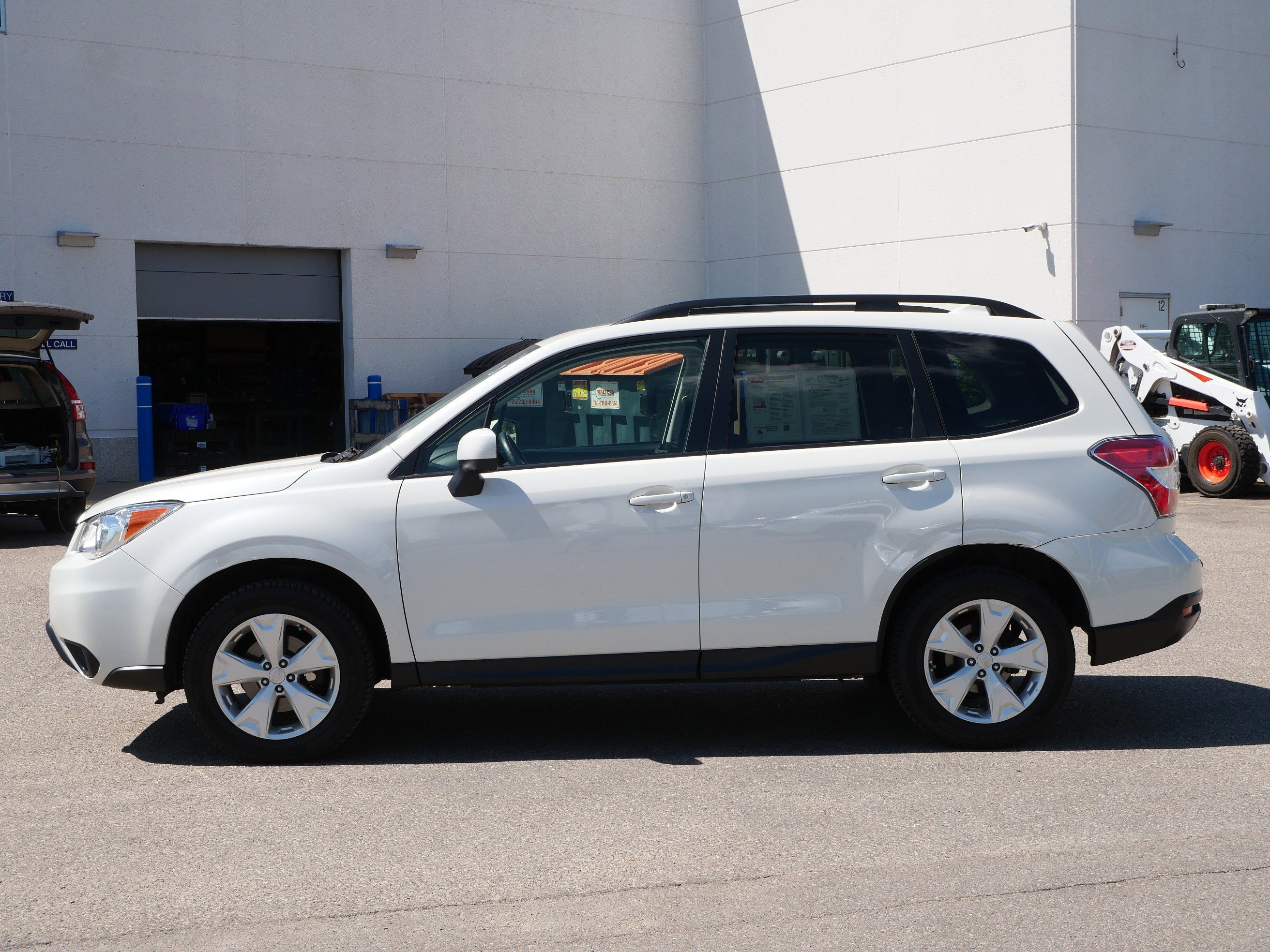 Used 2016 Crystal White Pearl Subaru 2.5i Premium image 4