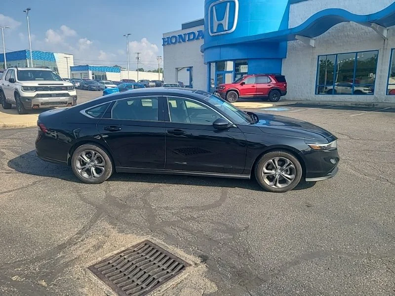 Used 2024  Honda EX image 5
