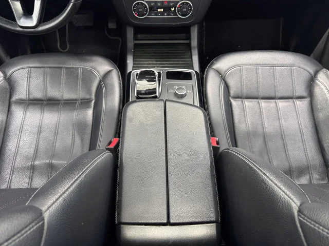Used 2018 Polar White Mercedes-Benz GLE 350 image 39