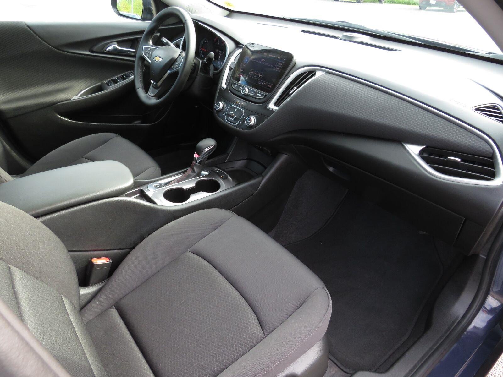 Used 2025 Night Shade Metallic Chevrolet RS image 16